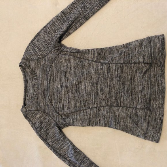 Lululemon longsleve - Picture 1 of 3